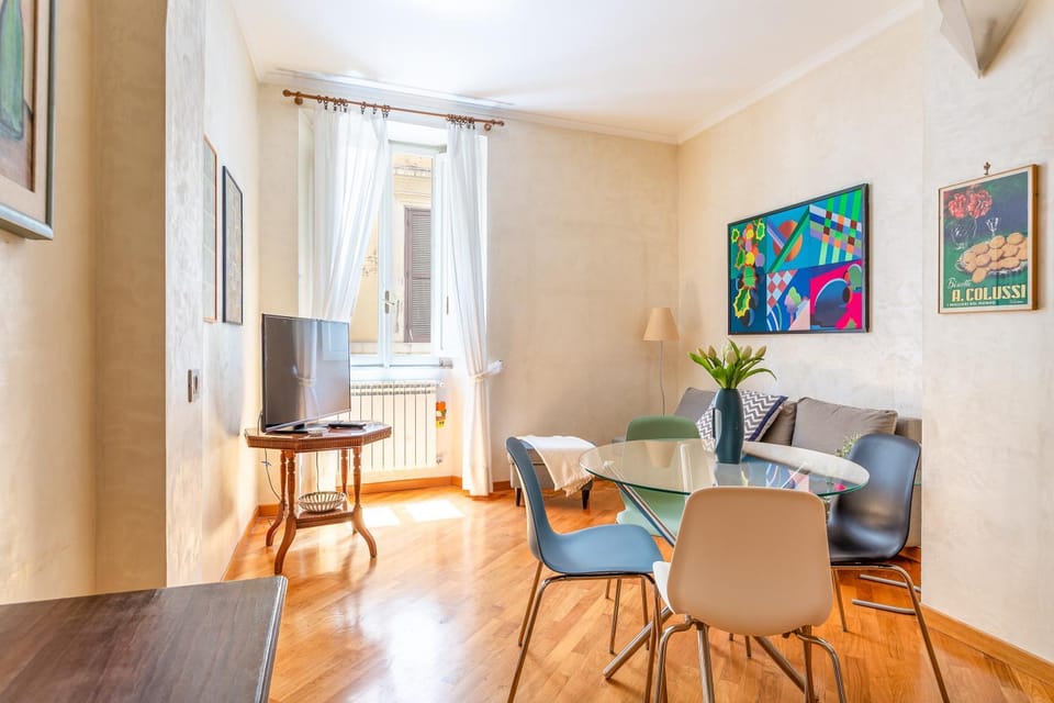 TV and multimedia, Living room, Dining area