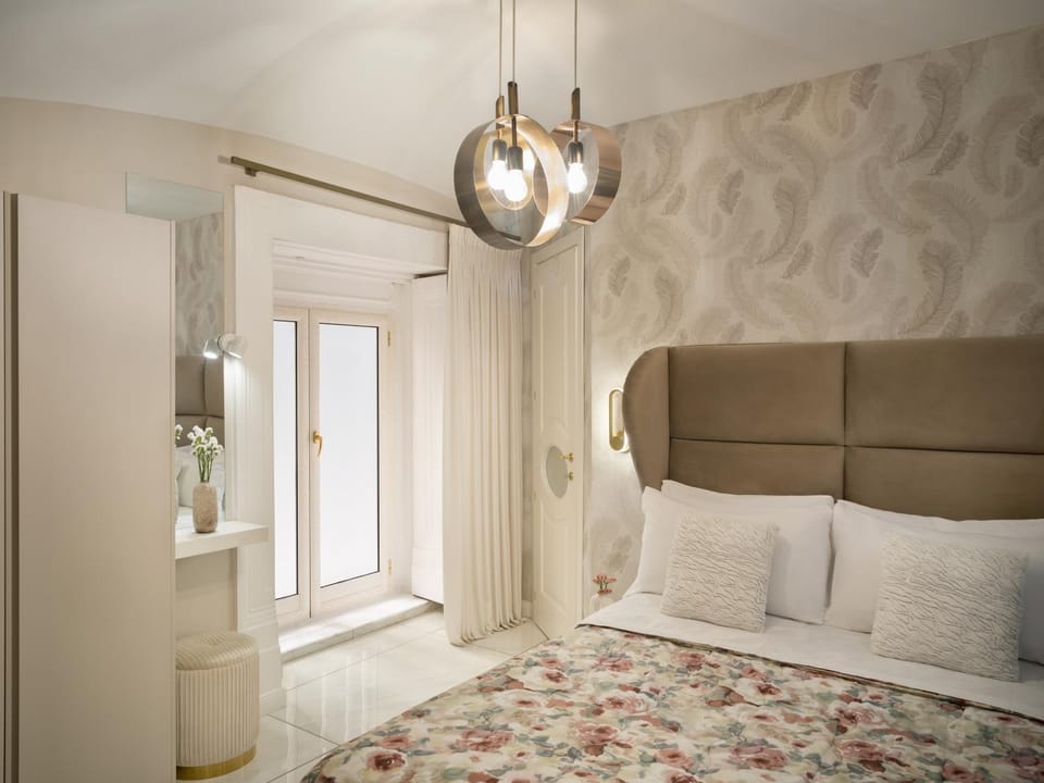 Shower, Bed, Bathroom, Bedroom, towels, air conditioner