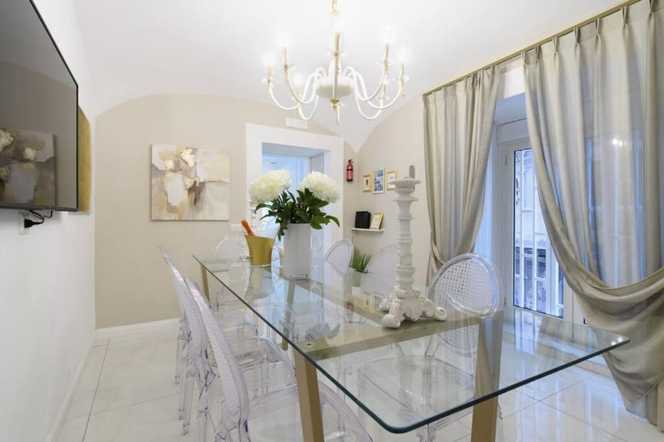 TV and multimedia, Dining area