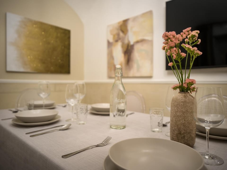 Dining area, Lunch
