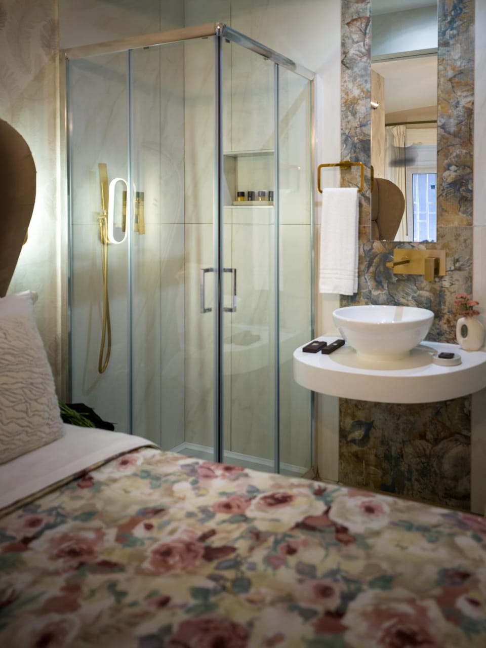 Shower, Bed, Bathroom, Photo of the whole room, Bedroom