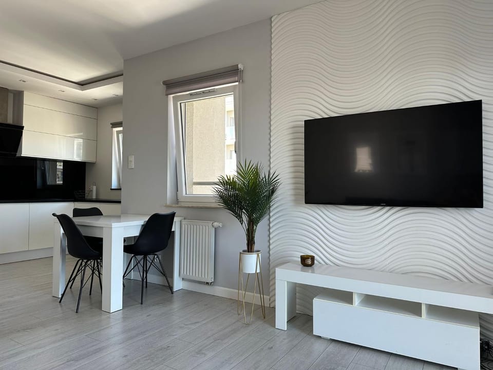 Communal lounge/ TV room, TV and multimedia, Kitchen or kitchenette, Dining area, Evening entertainment