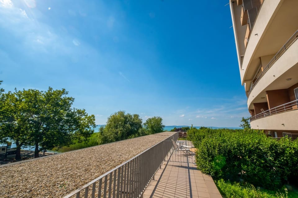 Property building, Balcony/Terrace