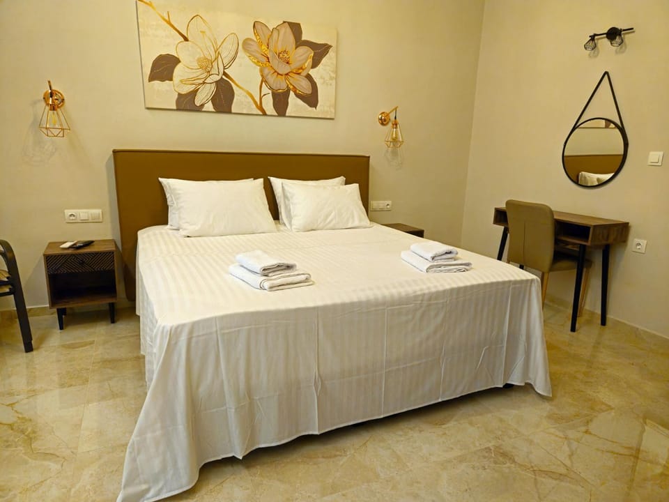 Toilet, Bed, Bedroom