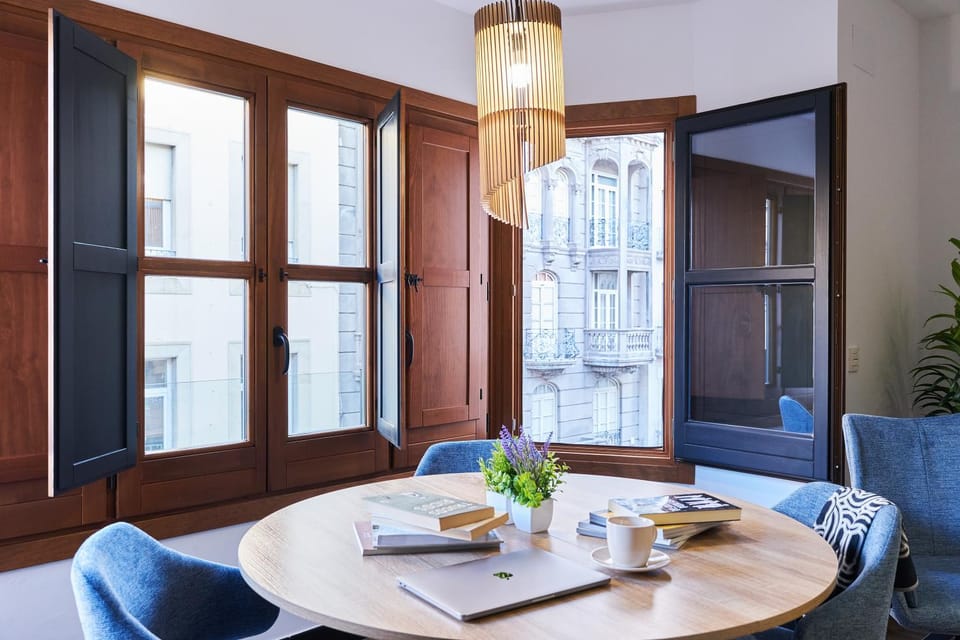 Living room, Seating area, Dining area