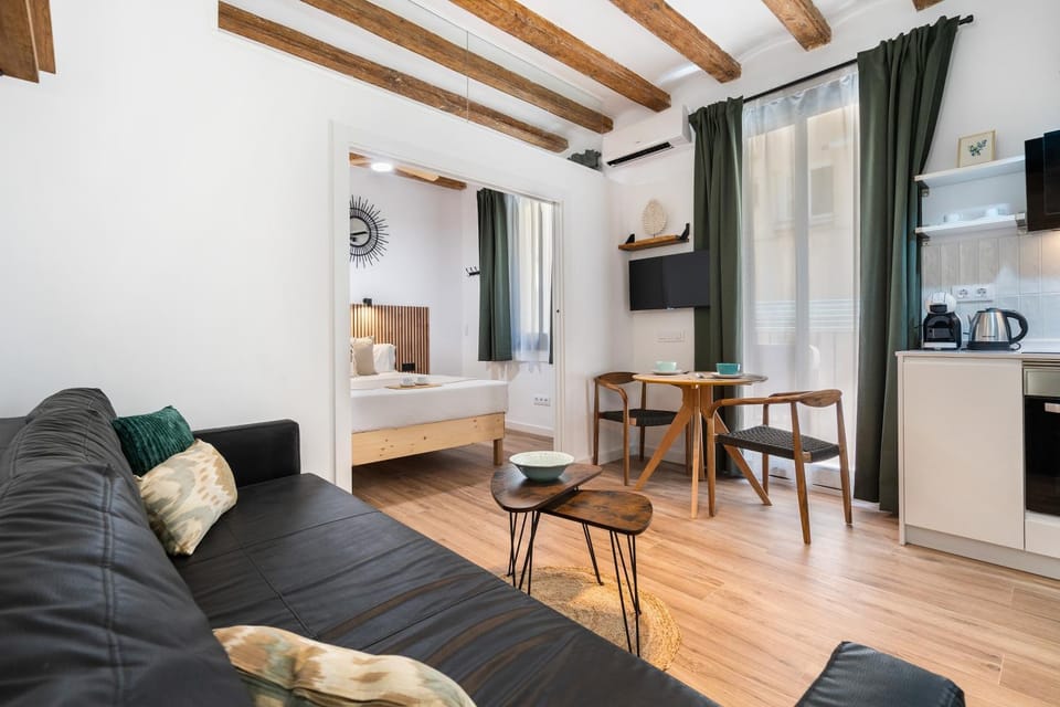 Lodging Apartments Almirall Beach 21 Apartment in Barcelona