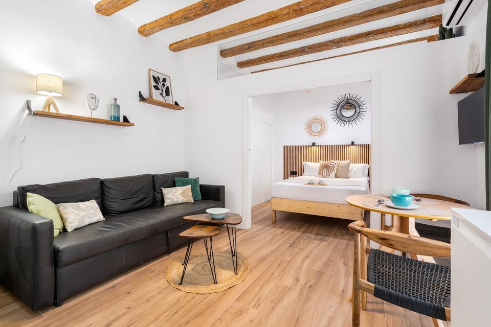 Lodging Apartments Almirall Beach 21 Apartment in Barcelona