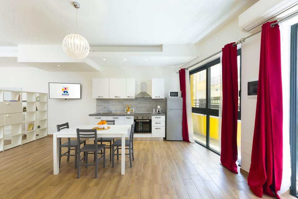 Kitchen or kitchenette, Living room, kitchen