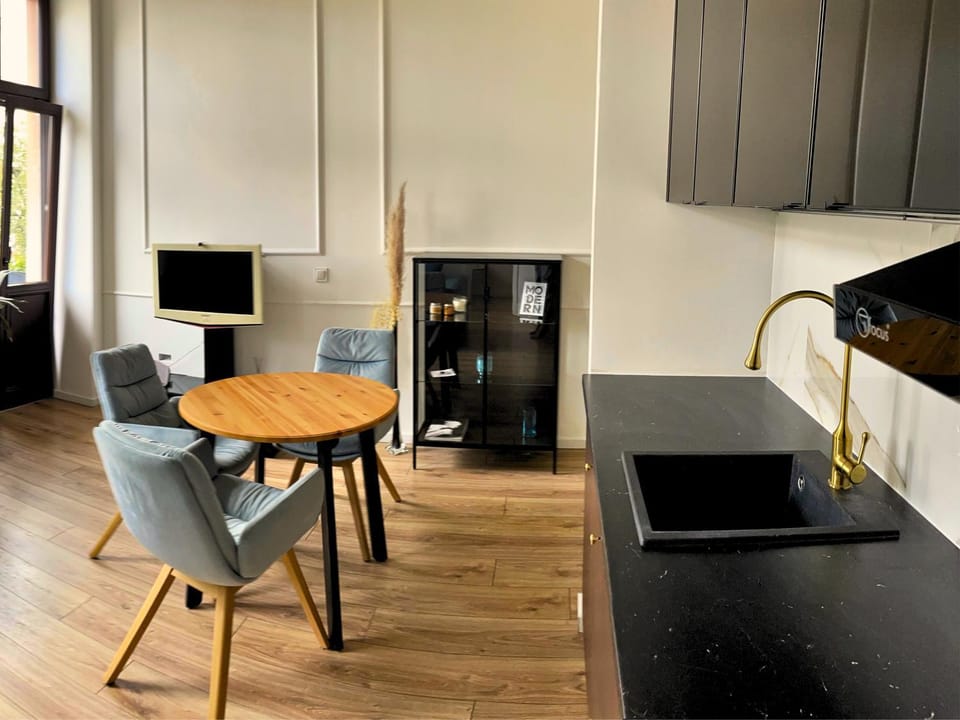 Communal lounge/ TV room, Kitchen or kitchenette