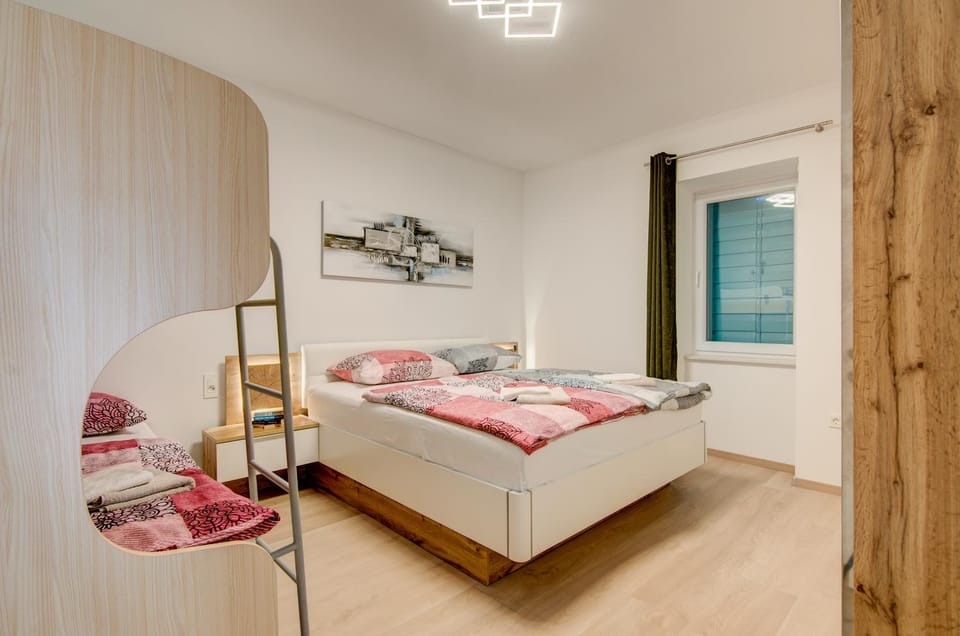 Bed, Bedroom, wardrobe
