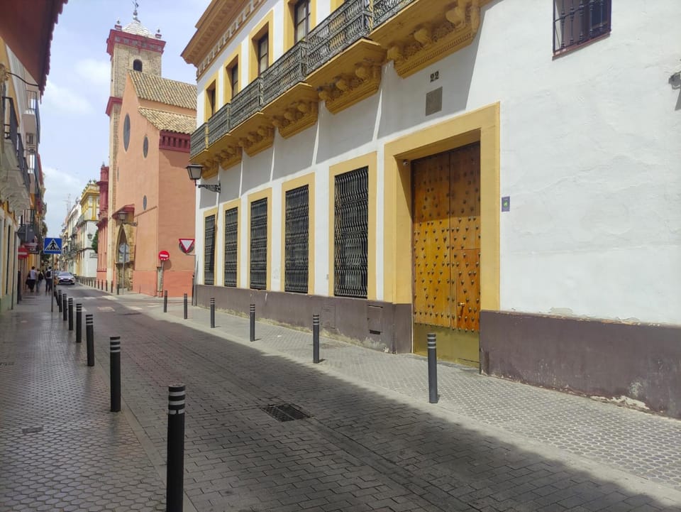 Property building, Facade/entrance
