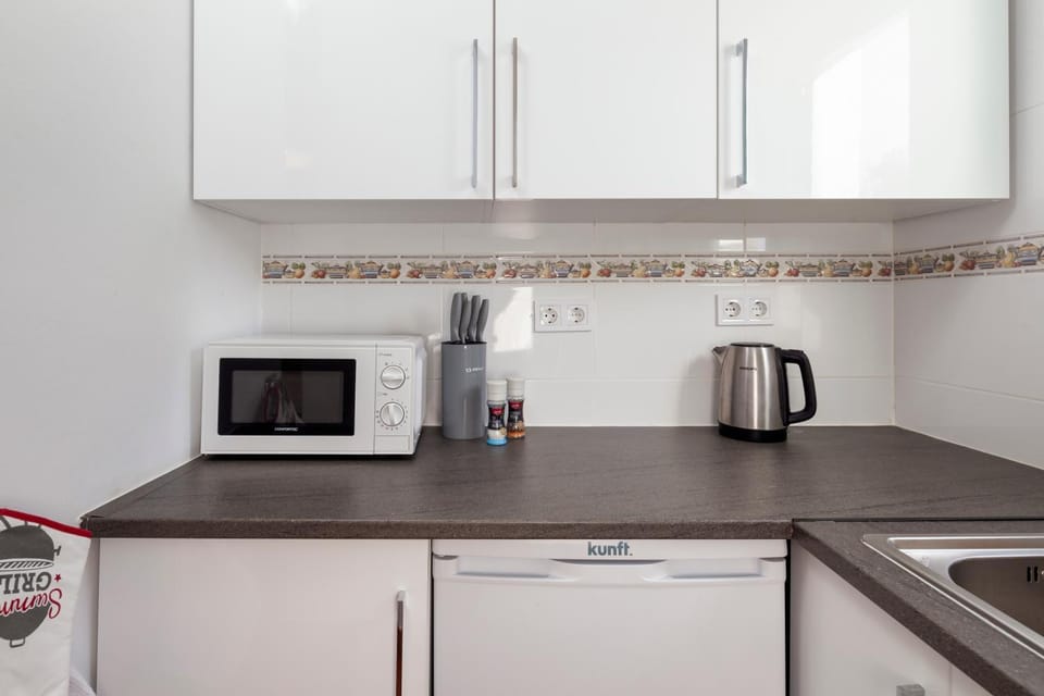 Kitchen or kitchenette, Living room