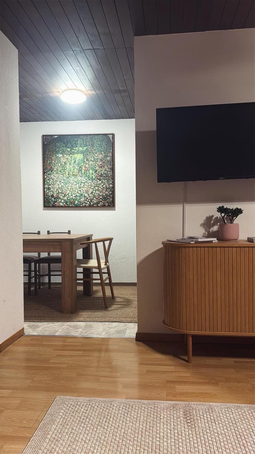 Communal lounge/ TV room, Dining area