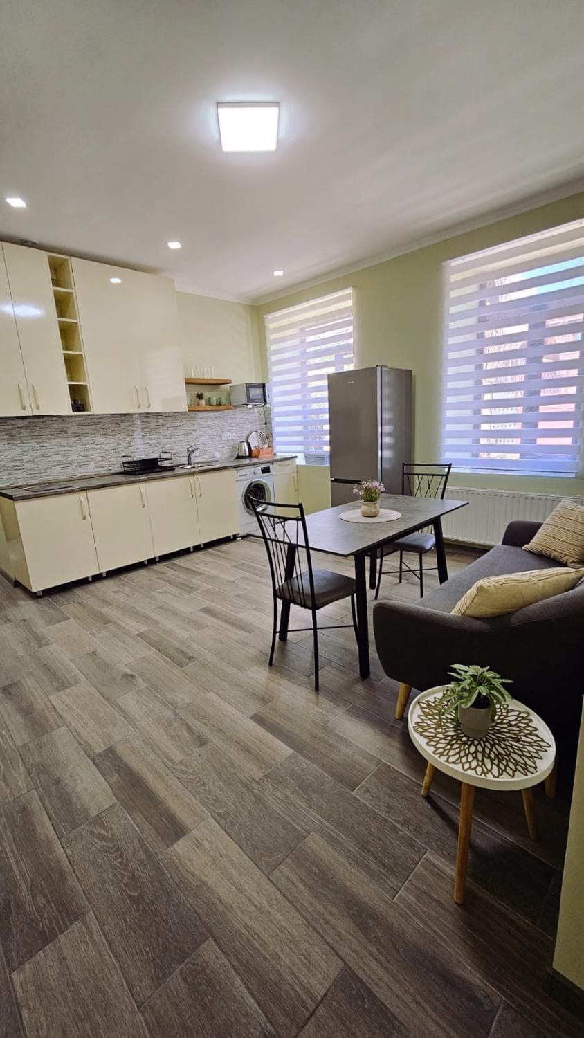 Kitchen or kitchenette, Living room, Dining area