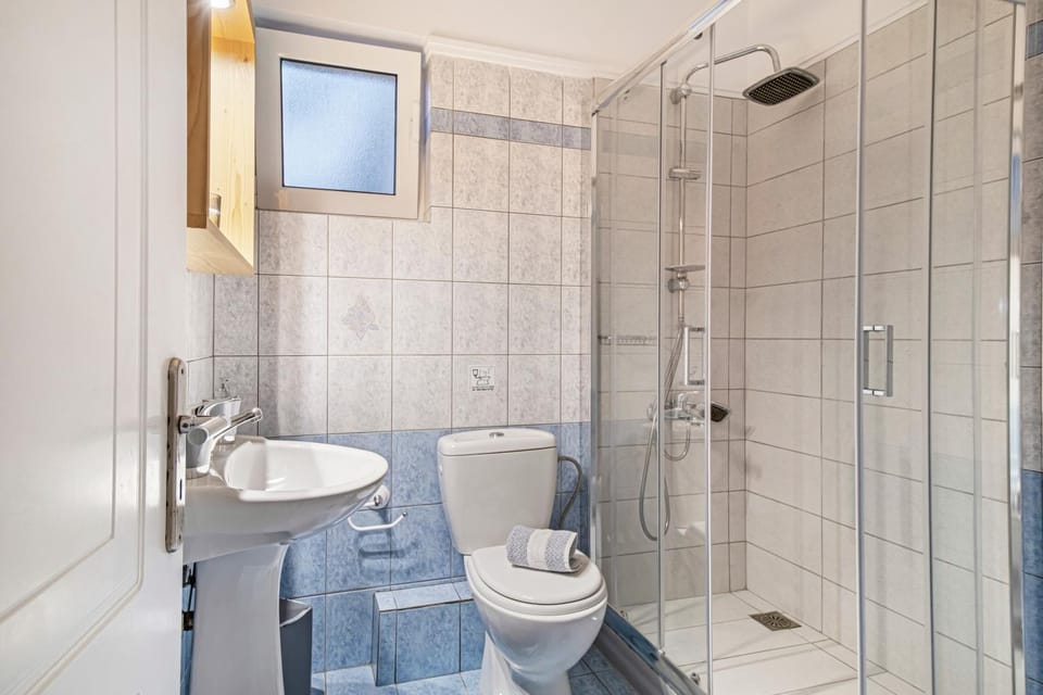Bathroom, Living room