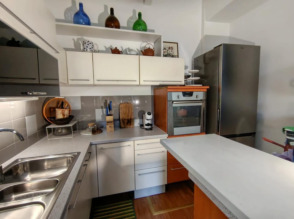 oven, kitchen