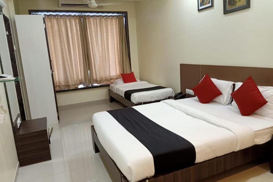 Jagdish Deluxe Hotel Hotel in Maharashtra