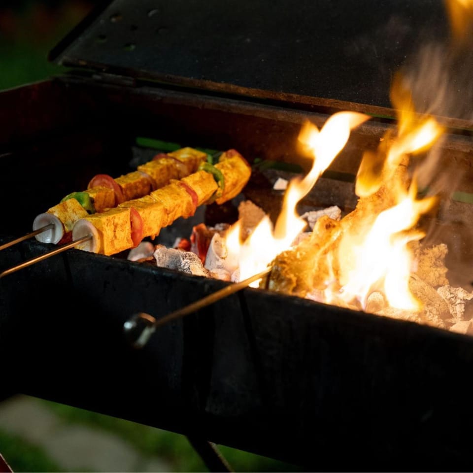 BBQ facilities, Food and drinks, Food