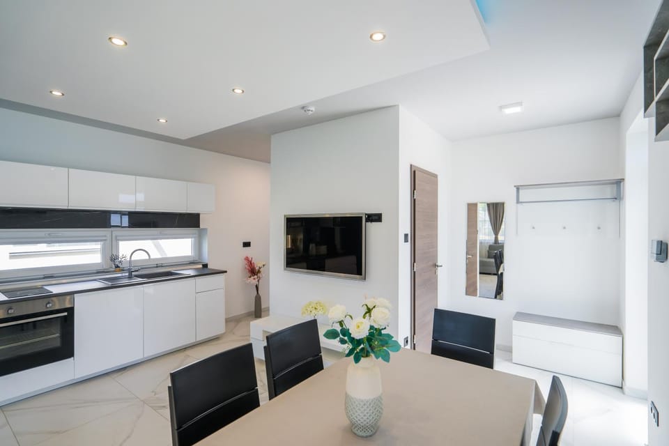 TV and multimedia, Dining area, kitchen