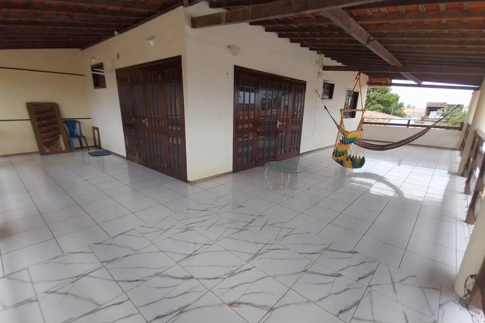 CASA com piscina 4 quartos 2km da praia do Aracagy 15 pessoas House in São Luís