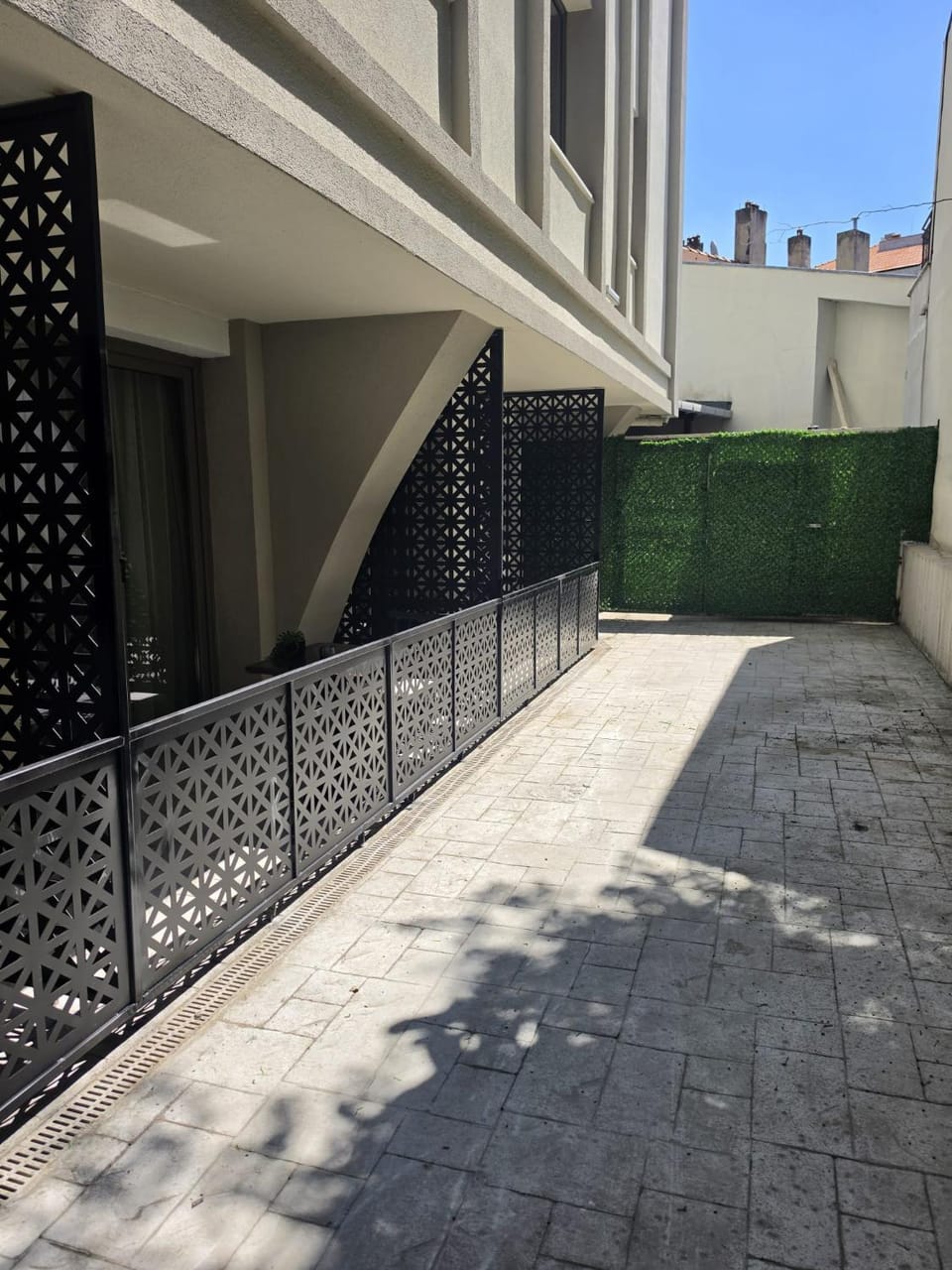 Property building, Day