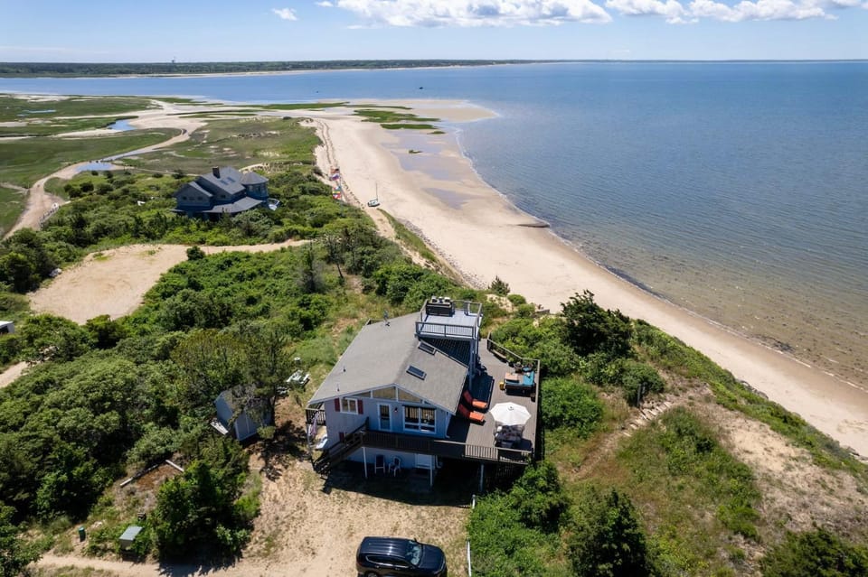 Unique waterfront home with stunning views House in Wellfleet