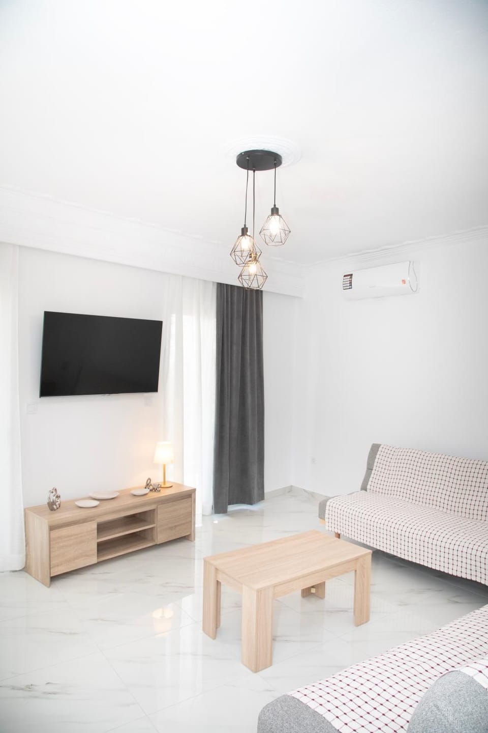 TV and multimedia, Living room, Photo of the whole room, Seating area