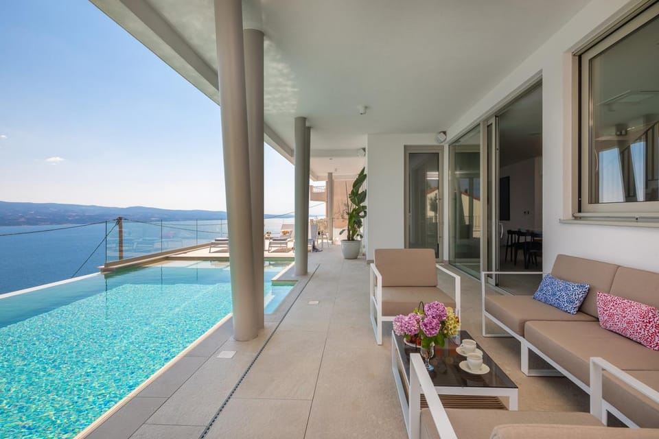 Seating area, Sea view, Swimming pool