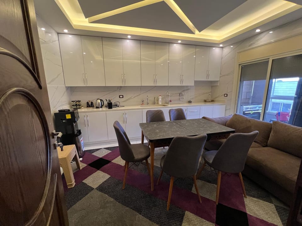 Kitchen or kitchenette, Dining area, toaster