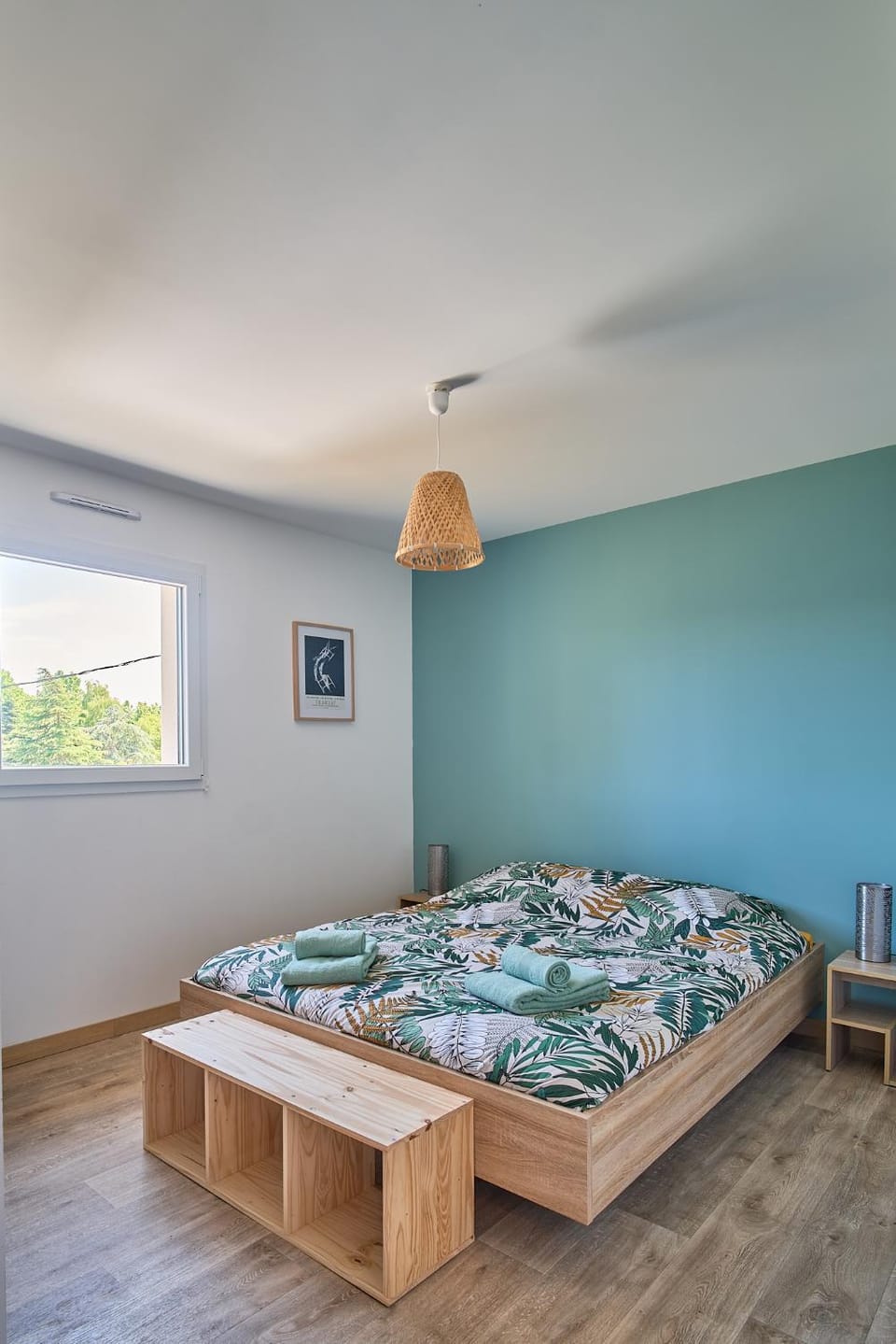 Bed, Photo of the whole room, Bedroom