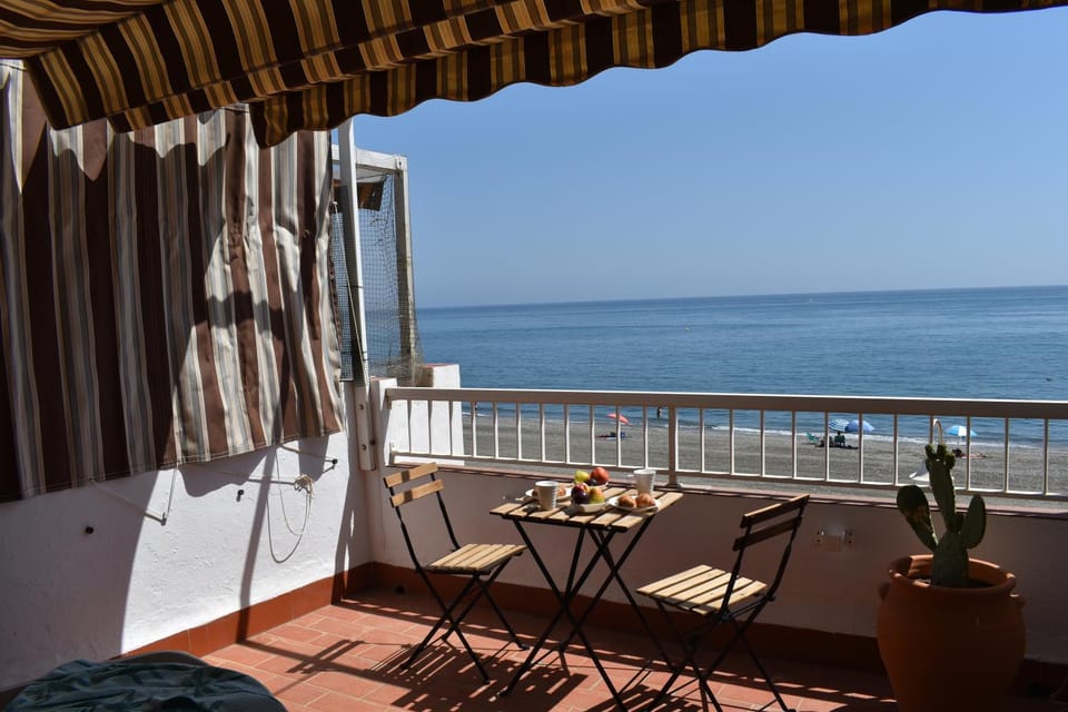 View (from property/room), Balcony/Terrace, Sea view