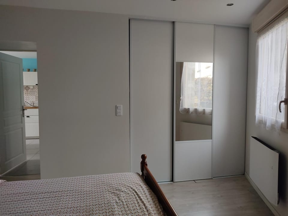 Photo of the whole room, wardrobe
