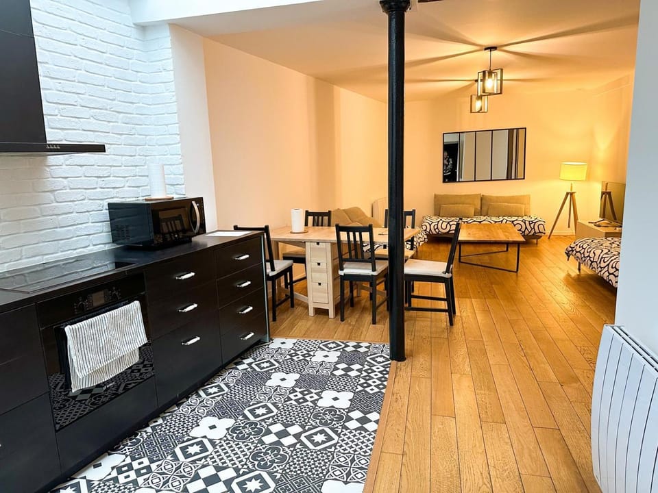 Communal lounge/ TV room, TV and multimedia, Living room