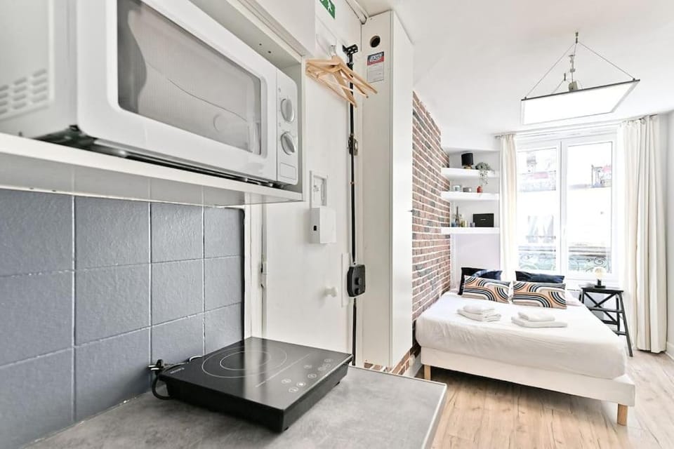 Bed, Kitchen or kitchenette, Photo of the whole room