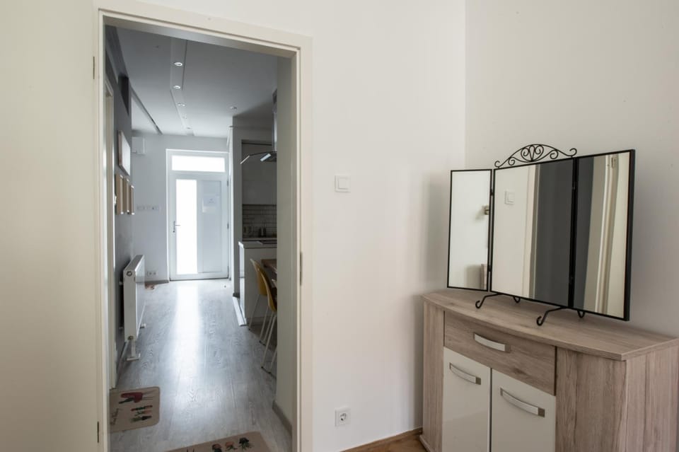 Modern Downtown Retreat at Akácfa 36 Apartment in Budapest