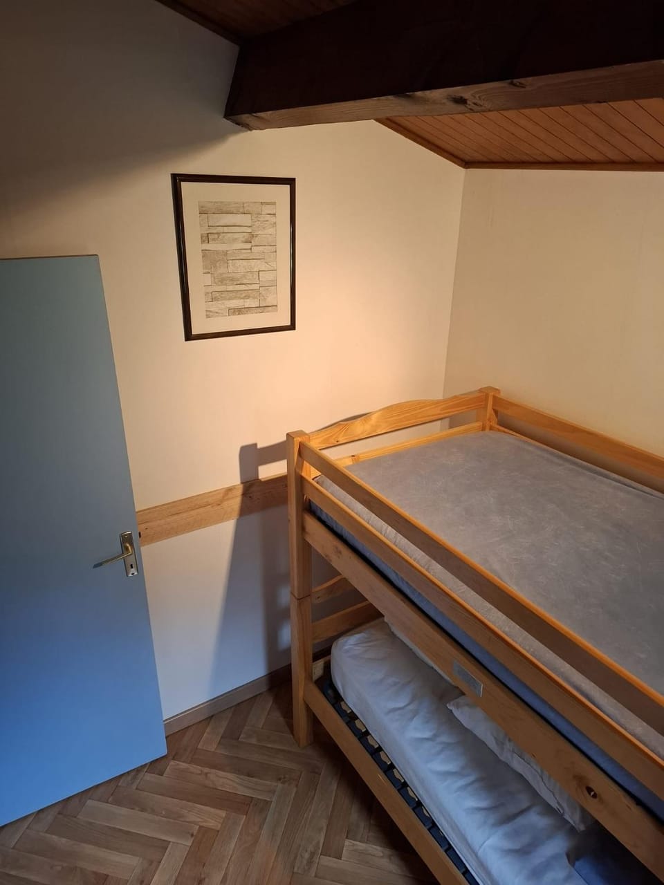 Bedroom, bunk bed