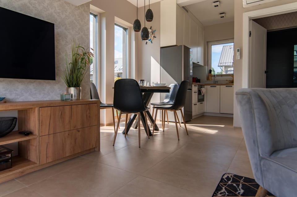 TV and multimedia, Living room, Dining area