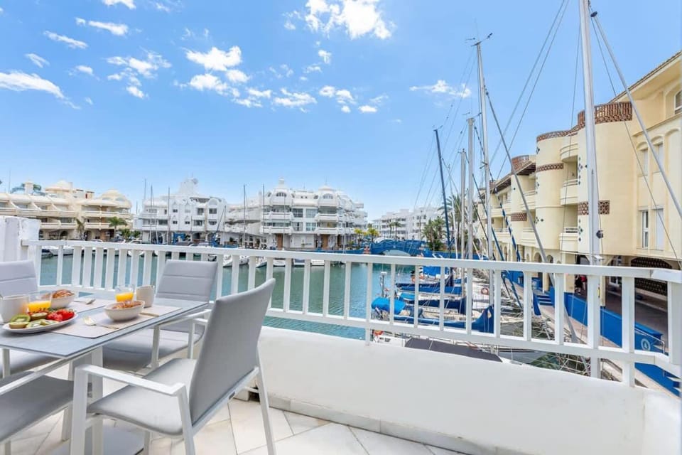 Vivendos - BN02 - Puerto Marina Apartment in Benalmadena