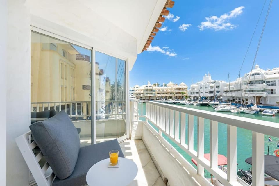 Vivendos - BN02 - Puerto Marina Apartment in Benalmadena