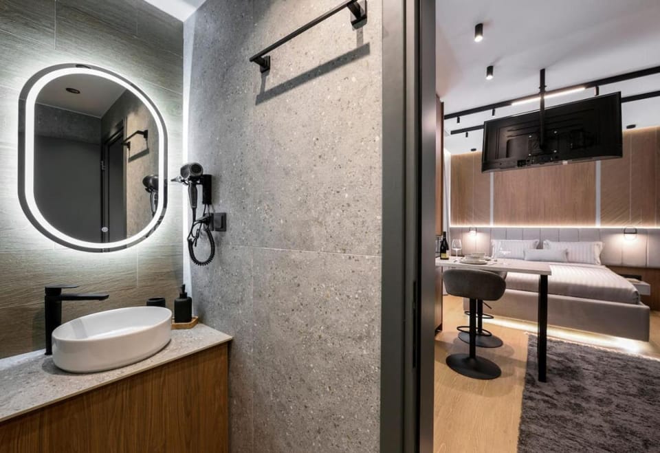 Shower, Bathroom, towels