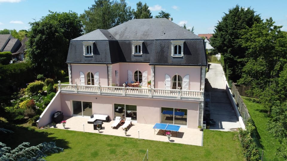 Property building, Garden, Table tennis, Balcony/Terrace, sunbed