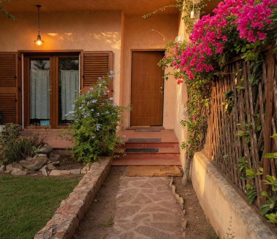 Facade/entrance, Garden, Garden, Garden view