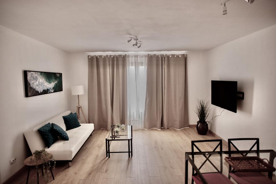 Communal lounge/ TV room, Living room, Photo of the whole room, Seating area