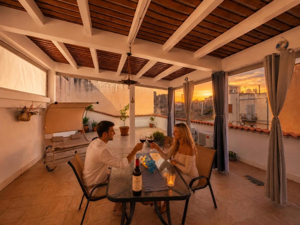 People, Dining area