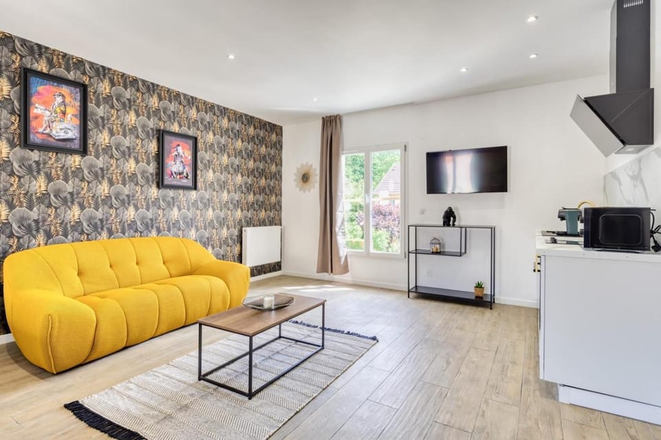 Studio 1 Apartment in Île-de-France