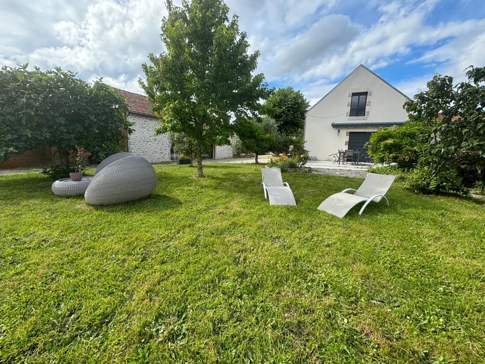 Le Domaine de Darvoy Bed and Breakfast in Centre-Val de Loire