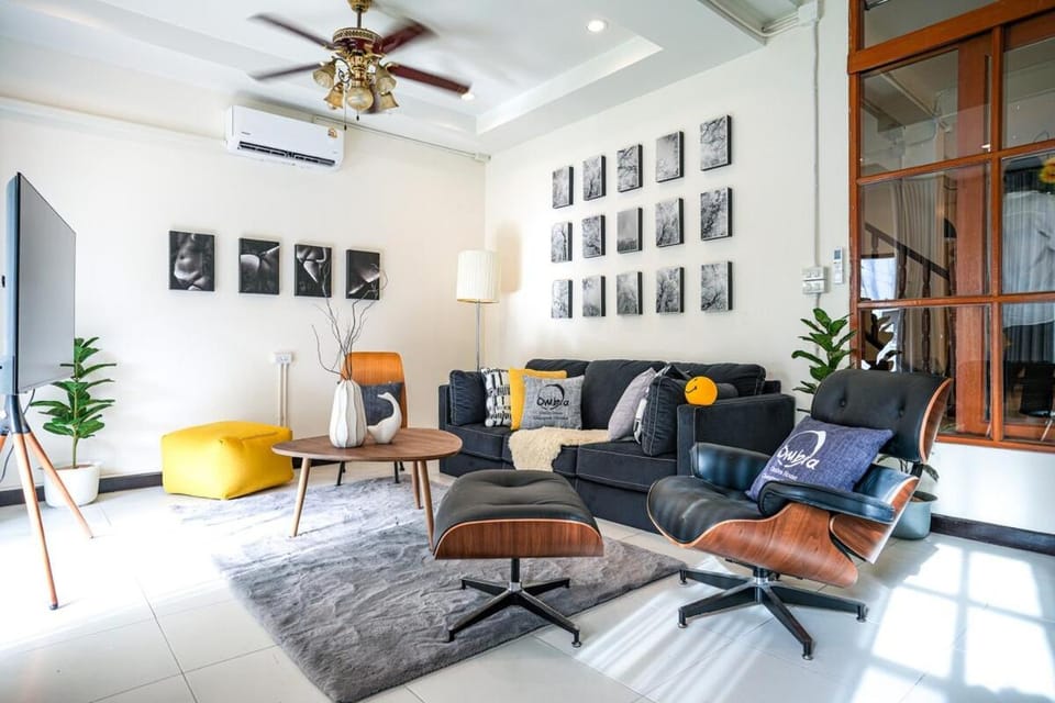 TV and multimedia, Living room, Seating area