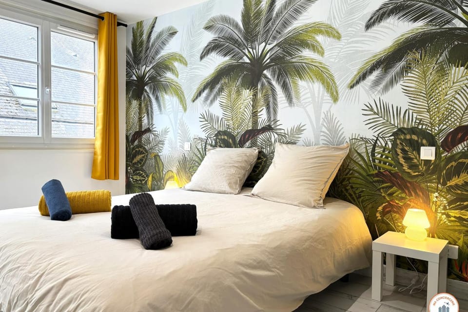 Bed, Bedroom