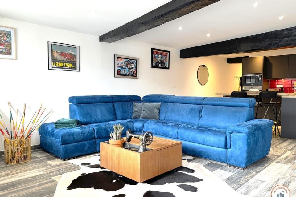 Living room, Seating area
