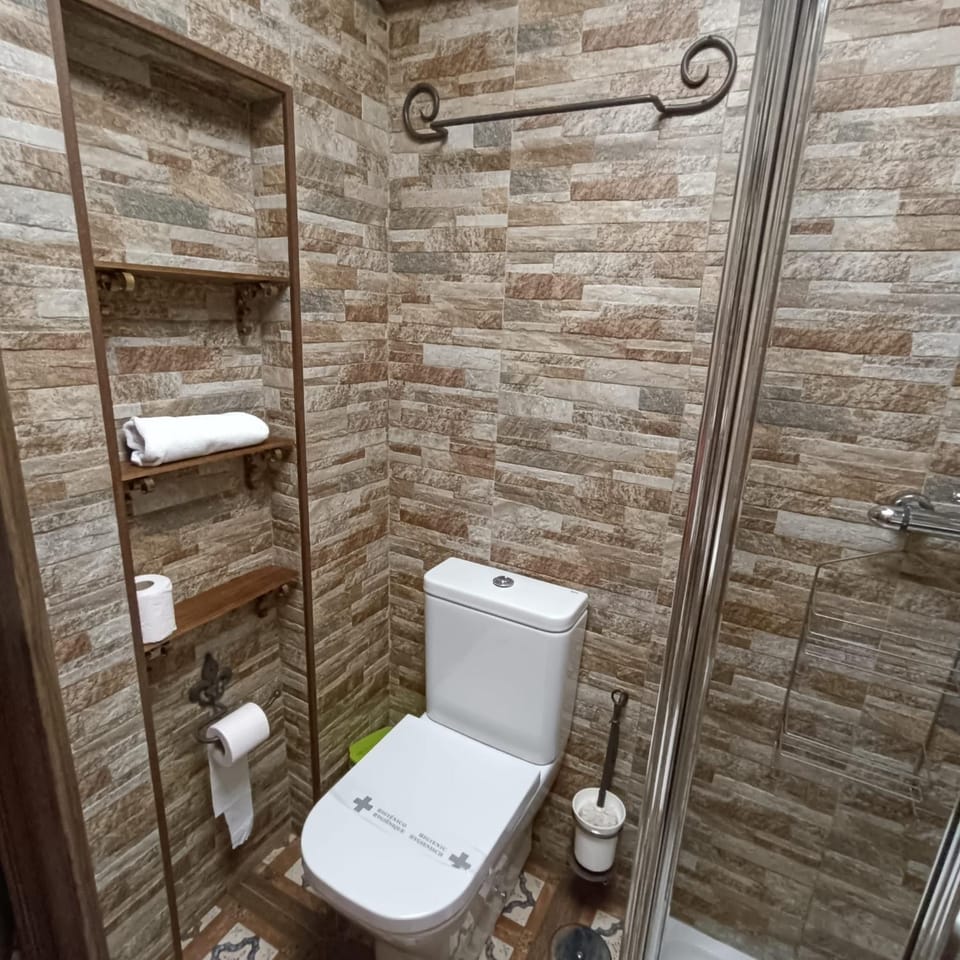 Solana de Luche, casa independiente tipo loft con terraza en Puerta del Ángel Apartment in Madrid